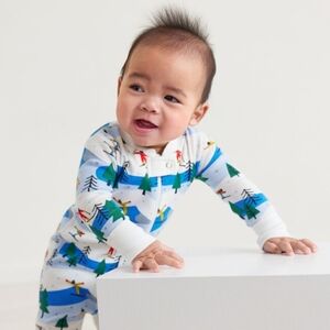 Hanna Andersson Baby Holiday Zip Sleeper, Skiers
